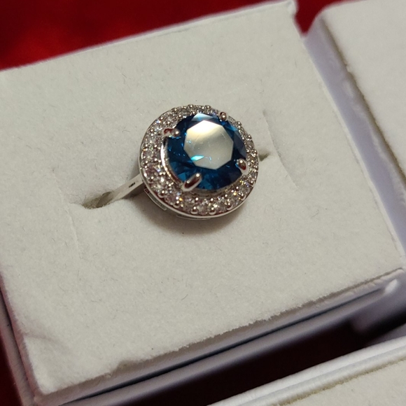 Beautiful Rings - Picture 3 of 5